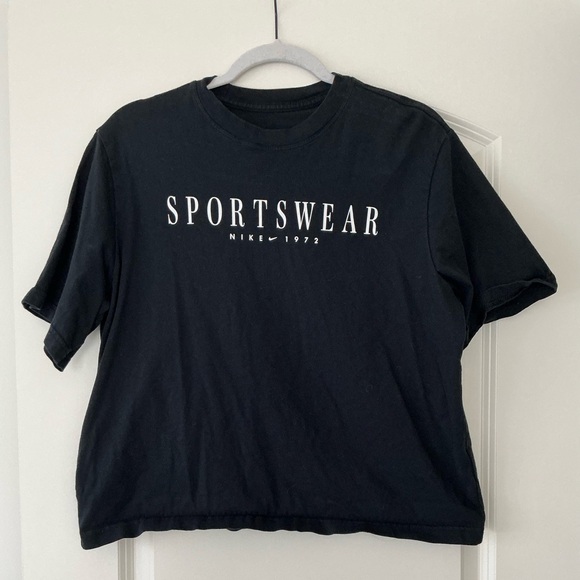 Nike Sportswear Black  T-Shirt - Picture 1 of 4